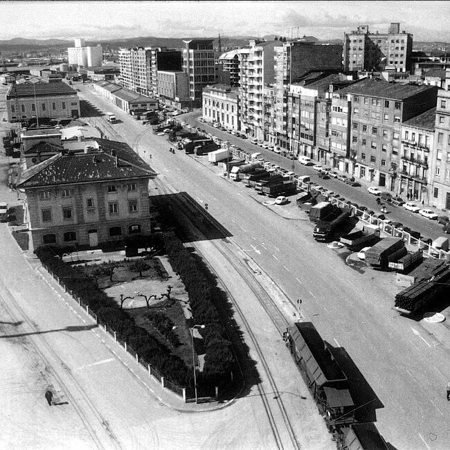 Foto antigua del muelle de Maliaño (5).jpg