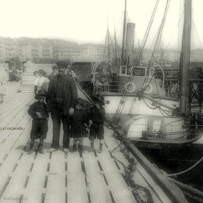 Foto antigua del muelle de Maliaño (6).jpg