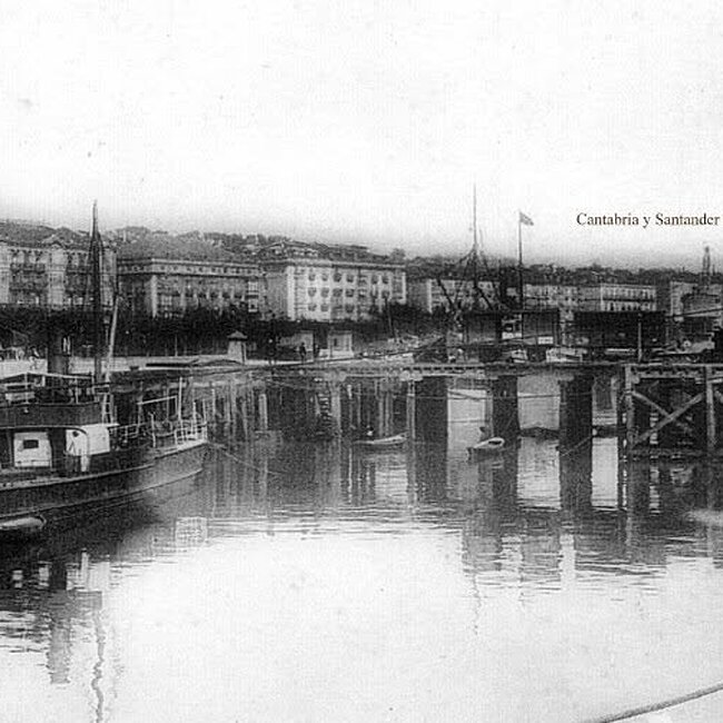 Foto antigua del muelle de Maliaño (7).jpg