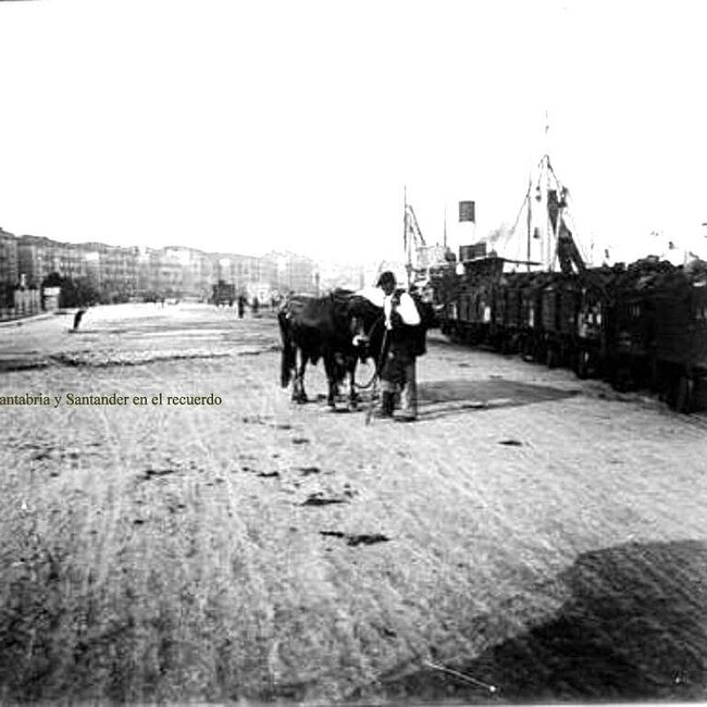 Foto antigua del muelle de Maliaño (9).jpg