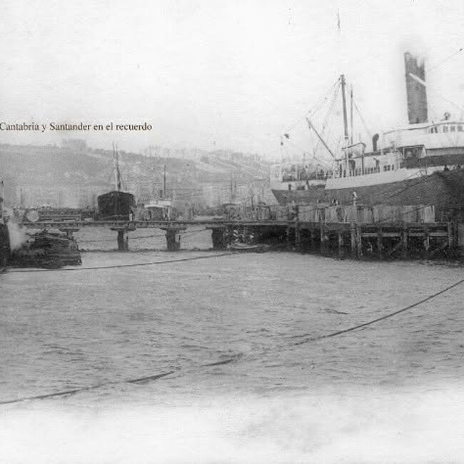 Foto antigua del muelle de Maliaño (10).jpg