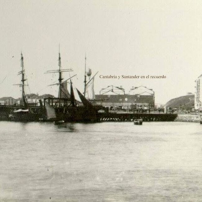 Foto antigua del muelle de Maliaño (16).jpg