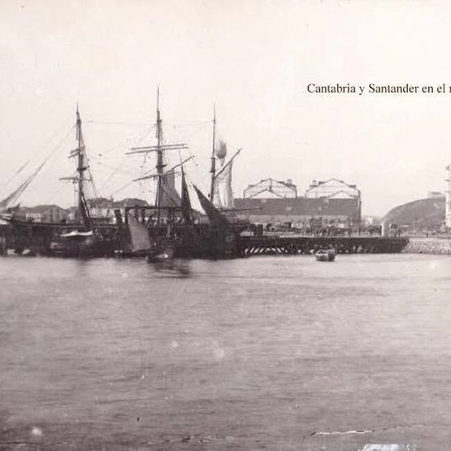 Foto antigua del muelle de Maliaño (18).jpg