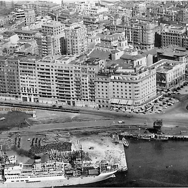 Foto antigua del muelle de Maliaño (25).jpg