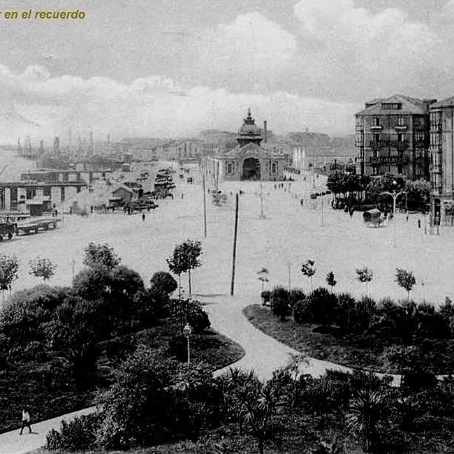 Foto antigua del muelle de Maliaño (26).jpg