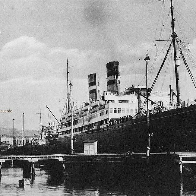 Foto antigua del muelle de Maliaño (32).jpg