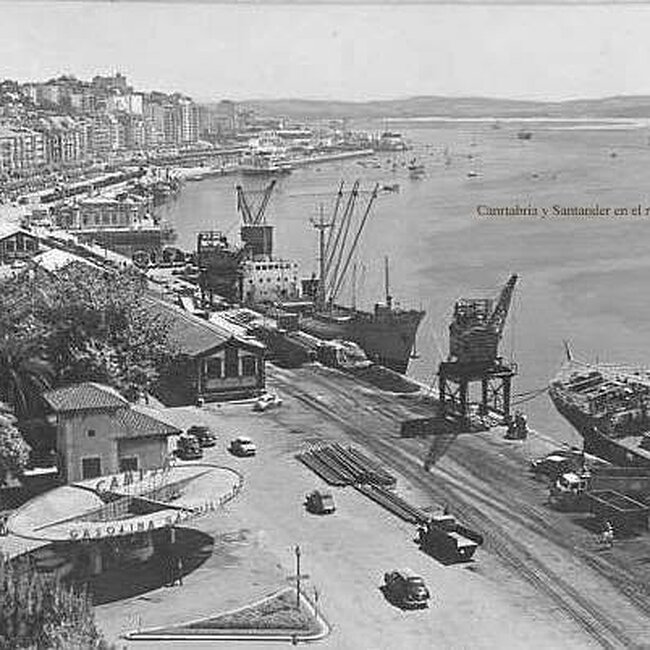 Foto antigua del muelle de Maliaño (33).jpg