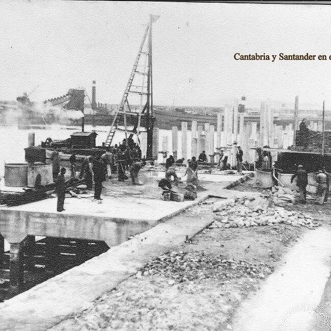 Foto antigua del muelle de Maliaño (35).jpg