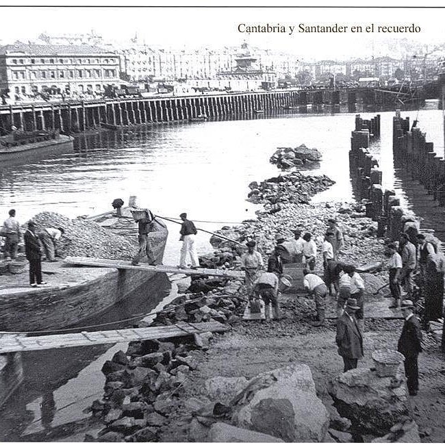 Foto antigua del muelle de Maliaño (37).jpg