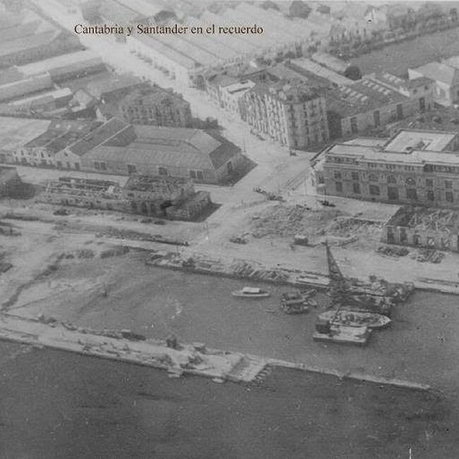 Foto antigua del muelle de Maliaño (38).jpg