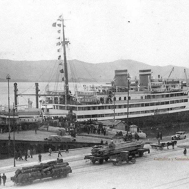 Foto antigua del muelle de Maliaño (42).jpg