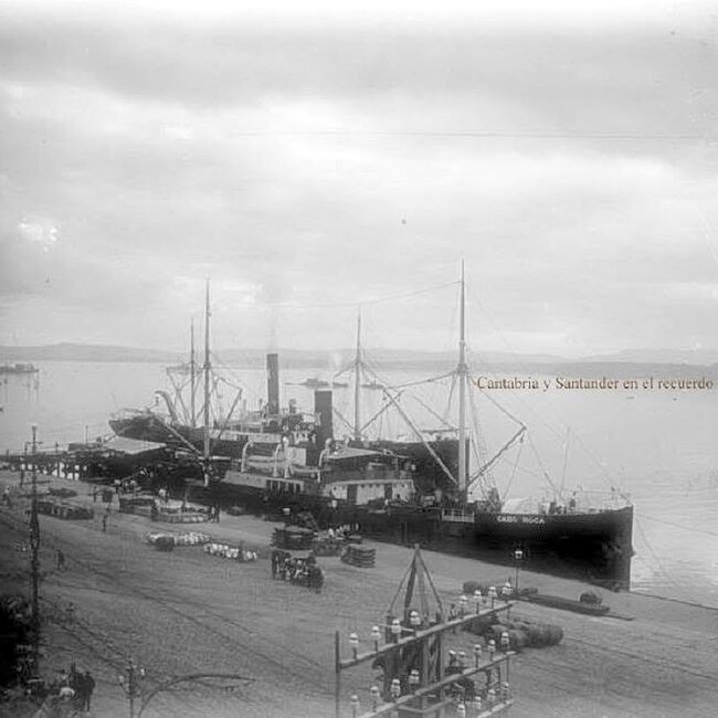 Foto antigua del muelle de Maliaño (60).jpg