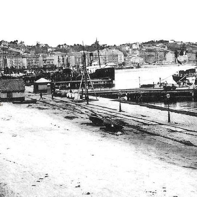 Foto antigua del muelle de Maliaño (66).jpg