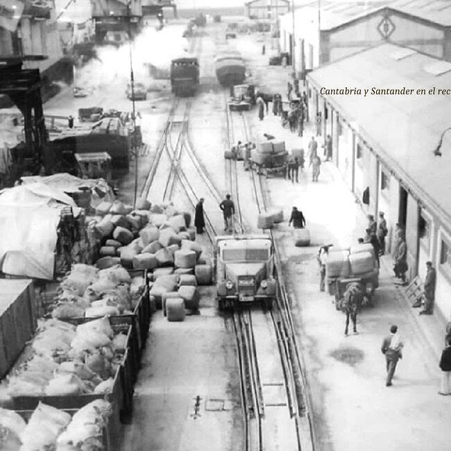 Foto antigua del muelle de Maliaño (72).jpg