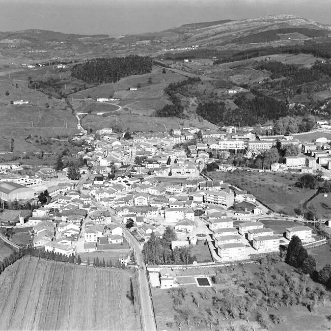 Foto antigua de Cabezón de la Sal (3).jpg