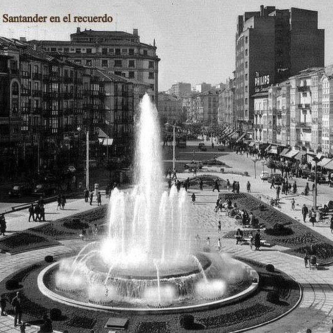 Foto antigua de la plaza del Ayuntamiento (6).jpg