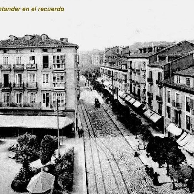 Foto antigua de la plaza del Ayuntamiento (9).jpg