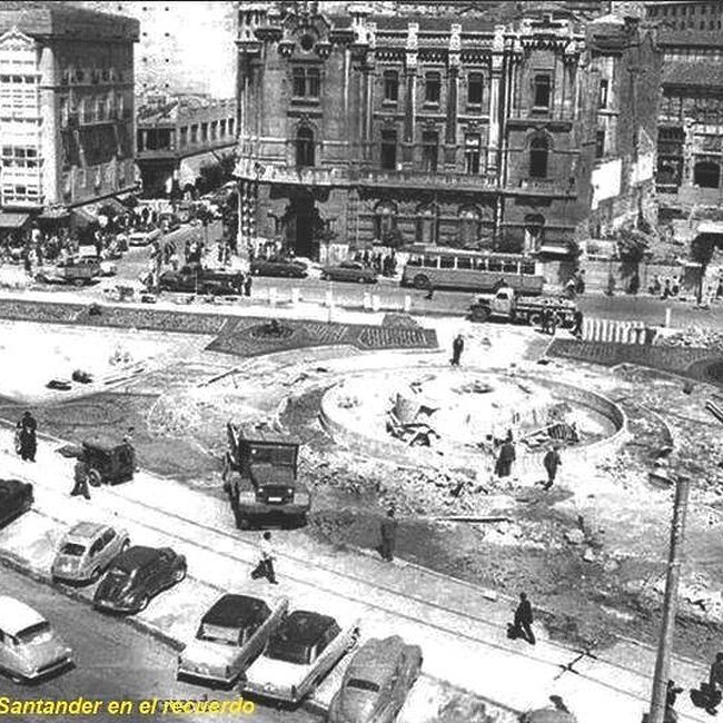 Foto antigua de la plaza del Ayuntamiento (10).jpg