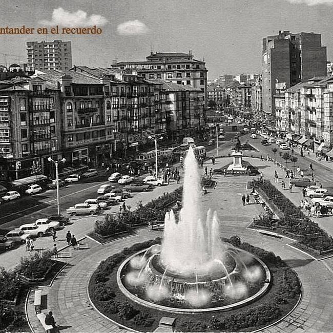Foto antigua de la plaza del Ayuntamiento (11).jpg