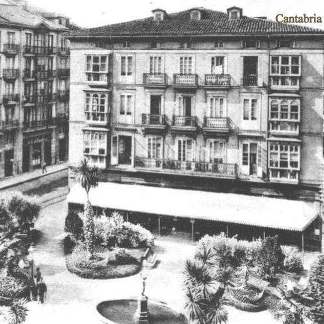Foto antigua de la plaza del Ayuntamiento (15).jpg