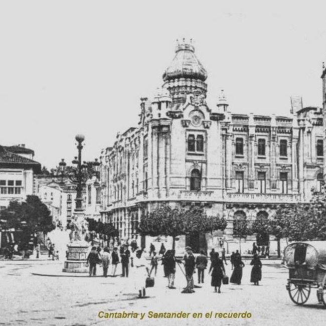 Foto antigua de la plaza del Ayuntamiento (18).jpg