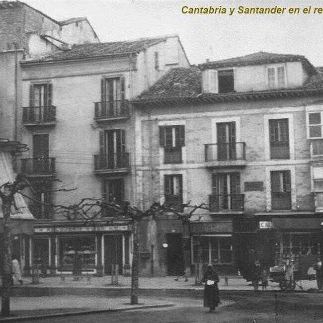Foto antigua de la plaza del Ayuntamiento (19).jpg