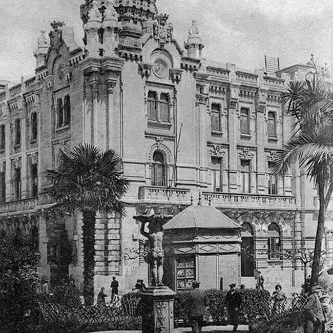 Foto antigua de la plaza del Ayuntamiento (20).jpg