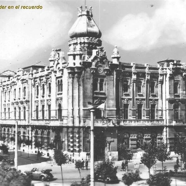 Foto antigua de la plaza del Ayuntamiento (22).jpg