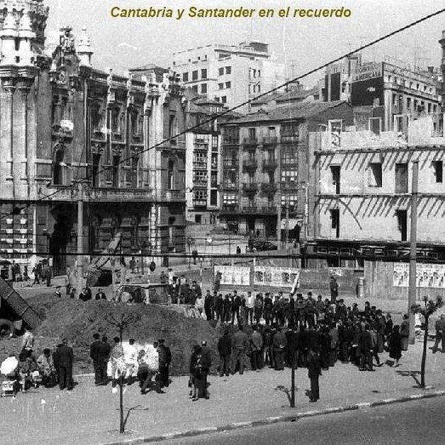 Foto antigua de la plaza del Ayuntamiento (23).jpg