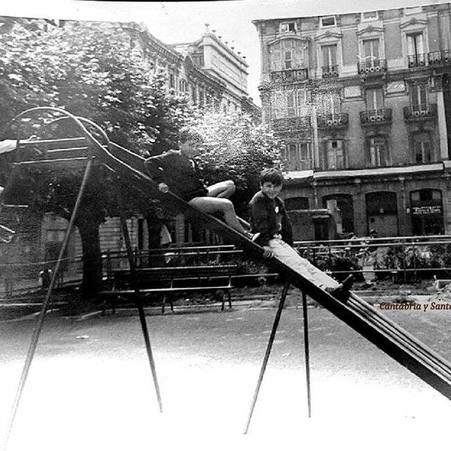Foto antigua de la plaza Pombo (1).jpg