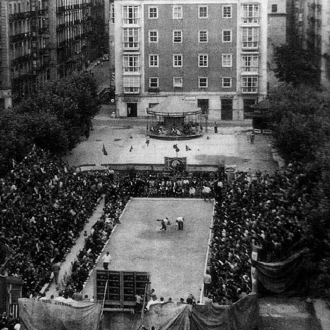 Foto antigua de la plaza Pombo (4).jpg