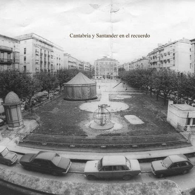 Foto antigua de la plaza Pombo (5).jpg
