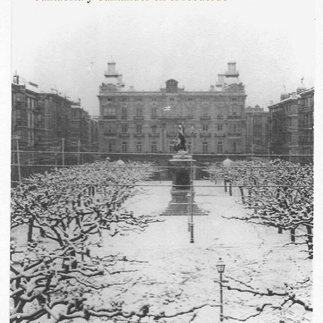 Foto antigua de la plaza Pombo (9).jpg