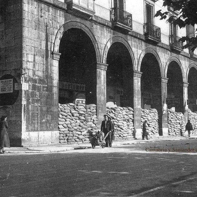 Foto antigua de la plaza Pombo (15).jpg