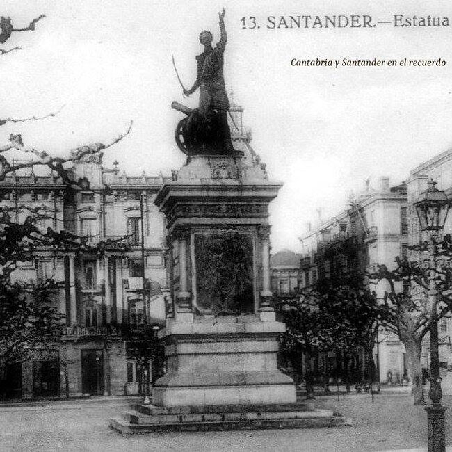 Foto antigua de la plaza Pombo (22).jpg