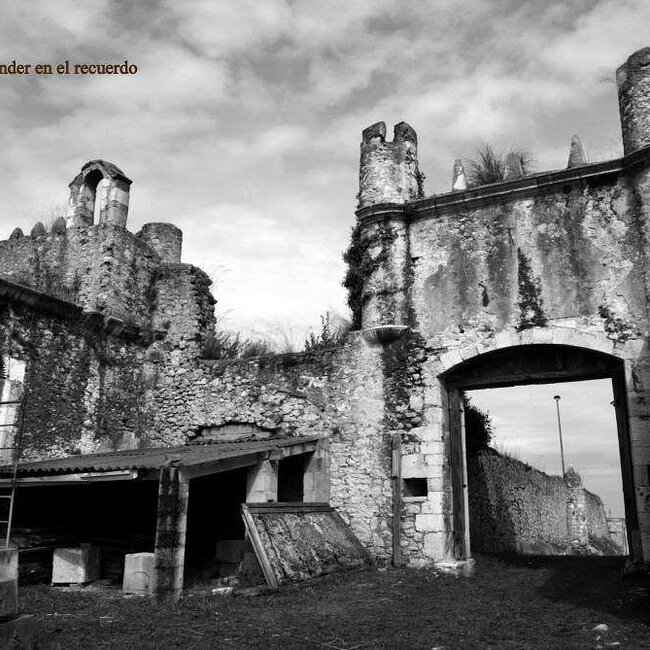Foto antigua de la Torre de Pronillo (15).jpg