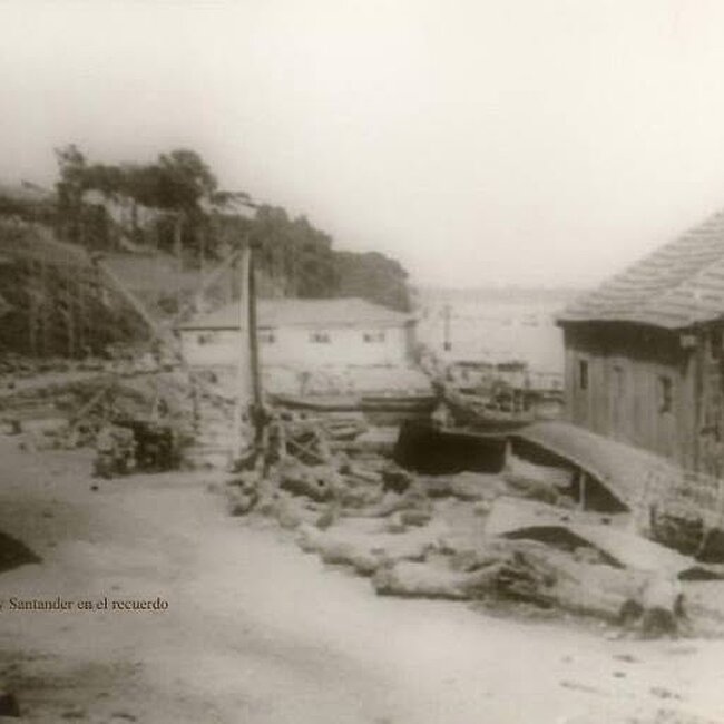 Foto antigua del astillero de San Martín (1).jpg
