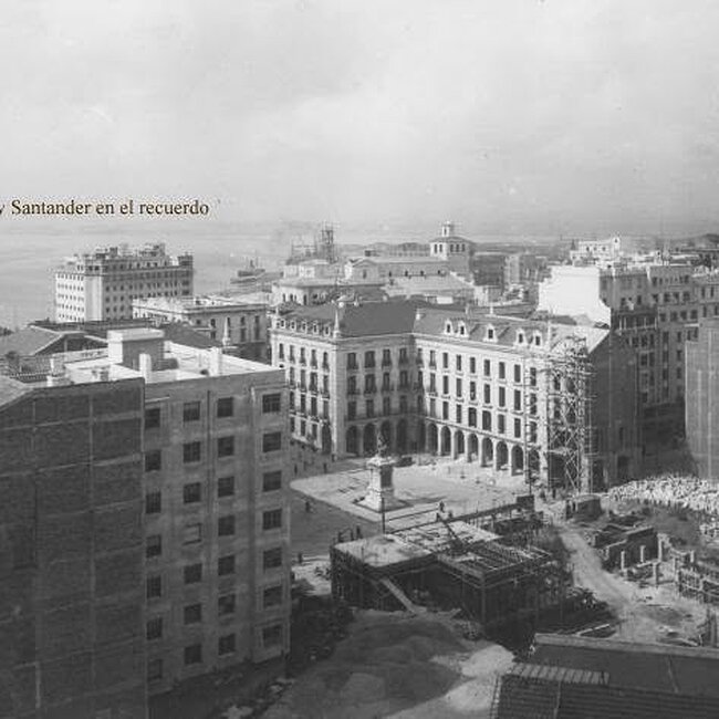 Reconstrucción tras el incendio de 1941 (10).jpg