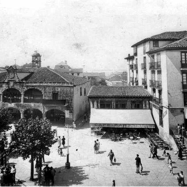 Foto antigua del Ayuntamiento de Laredo (3).jpg