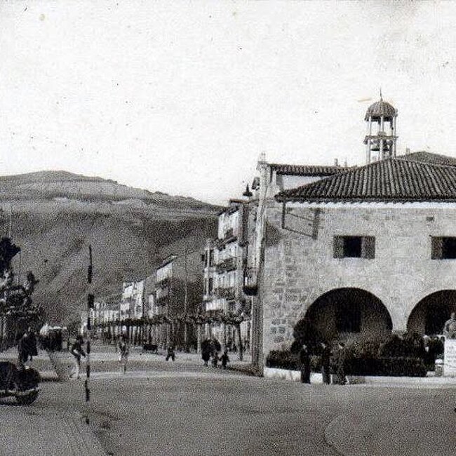 Foto antigua del Ayuntamiento de Laredo (5).jpg