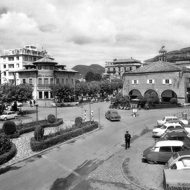 Foto antigua del Ayuntamiento de Laredo (7).jpg