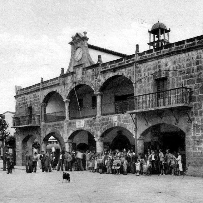 Foto antigua del Ayuntamiento de Laredo (8).jpg