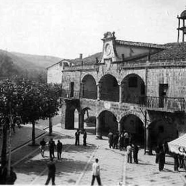Foto antigua del Ayuntamiento de Laredo (9).jpg