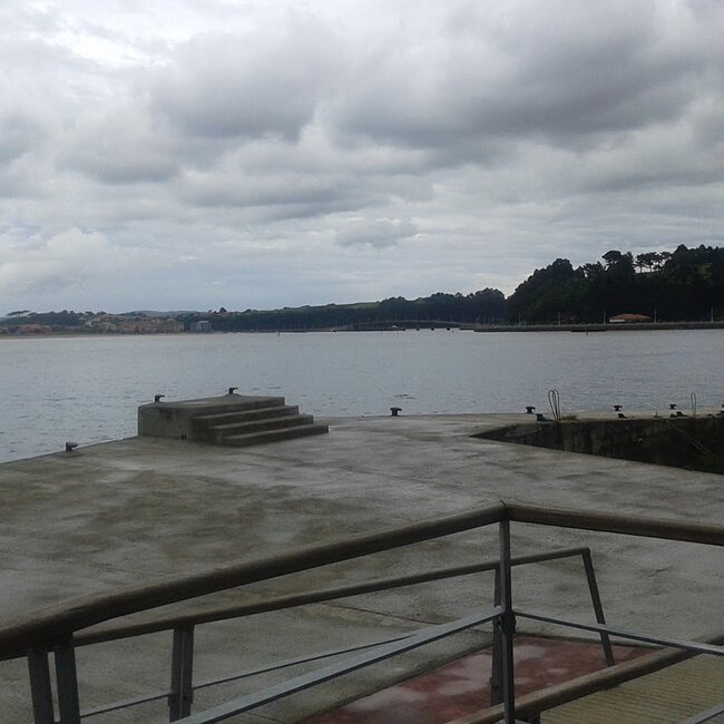 [c. 2016] - Vista general del embarcadero de Pedreña